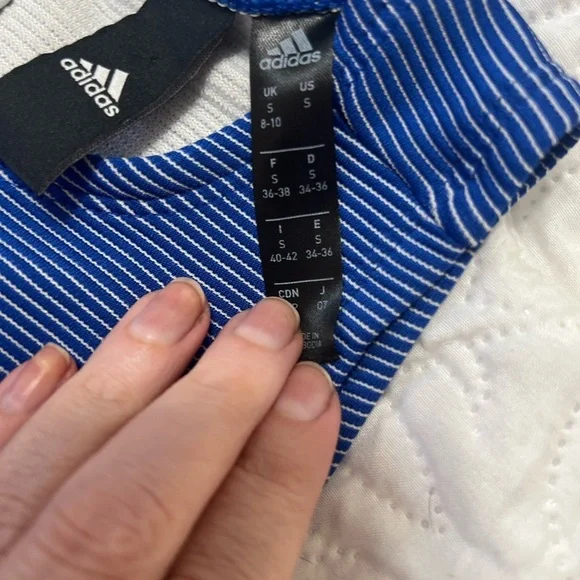 Adidas Womens Zippable Blue Small
Cropped Stripes - Picture 4 of 12